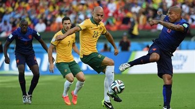 الطواحين أول المتأهلين للدور الثاني بالمونديال.. أستراليا تبدأ عقد المودعين.. روبين وفان بيرسي يواصلان التألق.. هولندا تنتظر منافس المجموعة الأولى.. وإصابة حائط الدفاع «مارتينس»