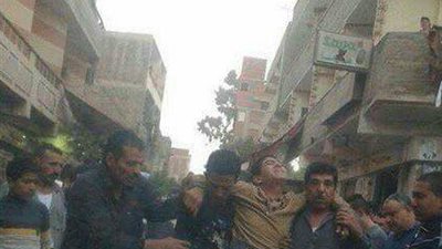 بالصور.. 3 أشخاص يقتحمون مقهى ويصيبون مواطن بطلق ناري في الشرقية