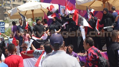 13 صورة ترصد احتفال المواطنين مع الجيش بعيد تحرير سيناء