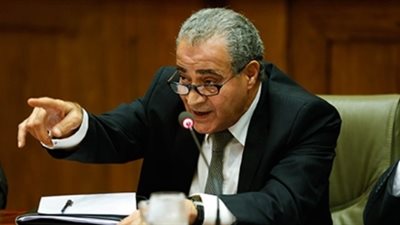 الدعم صداع في رأس الحكومة.. اجتماع بين إسماعيل ومصيلحي لتنفيذ شبكة الحماية الاجتماعية.. إضافة المواليد الجدد لبطاقات التموين في يناير القادم.. رعاية الفقراء هدف أساسي