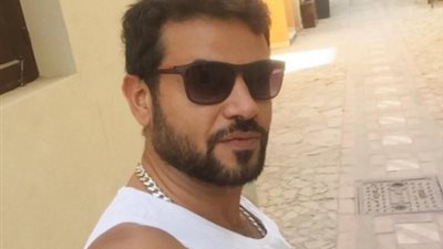 سامو زين يقضي إجازته في الجونة