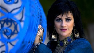 بالدمع والزهور.. عائلة ريم بنا ومحبوها يشيعون جثمانها (فيديو)