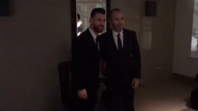 ميسي يرافق إنيستا في حفل «الأفضل» للفيفا