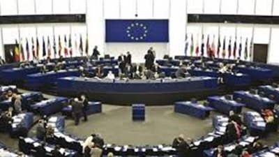 وزيران بريطانيان: لن نحاول البقاء في الاتحاد الأوروبي من أي باب خلفي