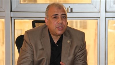 رئيس مجلس إدارة المترو يراجع خطط بداية العام الدراسى