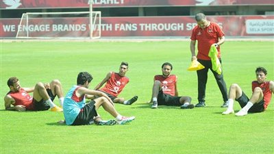 كدمة بالركبة تبعد «متعب» و«هاني» عن مران الأهلي