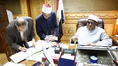 وكيل الأزهر يعتمد نتيجة الشهادتين الابتدائية والإعدادية