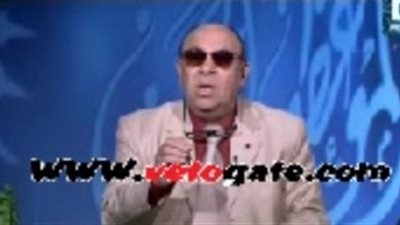 بالفيديو.. رد فعل مبروك عطية على متصل ينتقد طريقته على الهواء