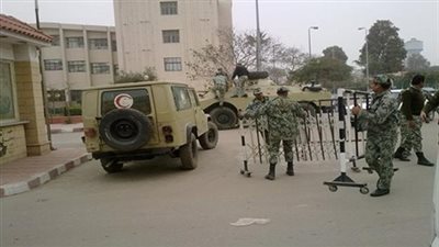 إغلاق الطريق الدولي والطرق الفرعية المؤدية للشيخ زويد