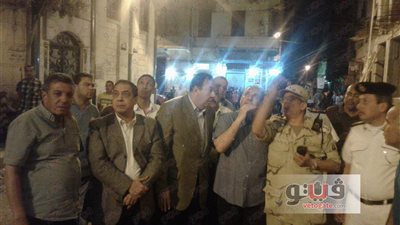 بالصور.. محافظ الإسكندرية يصل الأزاريطة لمتابعة هدم العقار المائل