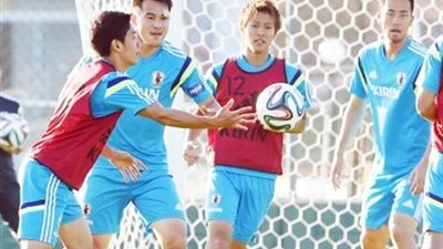 اليونان تواجه اليابان في مباراة متكافئة بكأس العالم