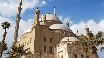 القلعة المصرية تبيع أصولا في صفقات مع فاينانشال هولدنج