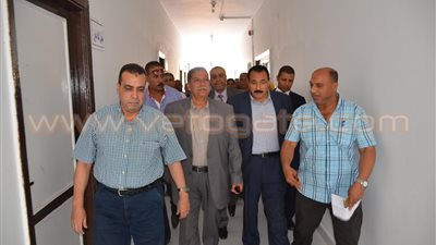 بالصور.. محافظ الإسماعيلية يتفقد إقامة فرق «الدولي للفنون الشعبية»