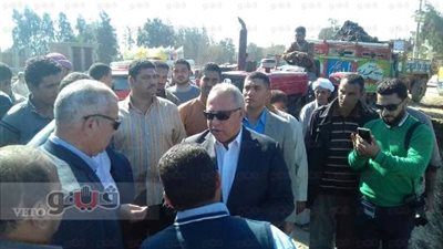 بالصور.. محافظ الشرقية يتفقد أعمال توسعة طريق فاقوس - الحسينية