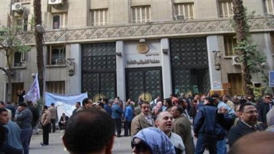 وقفة احتجاجية أمام المالية للمعينين بمصلحة الضرائب