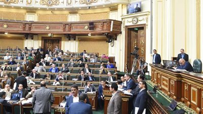 خبير إستراتيجي: البرلمان أهدر أحكام القضاء