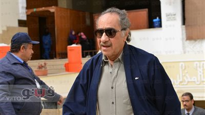 بالصور.. نجوم الفن يشاركون في جنازة صلاح رشوان