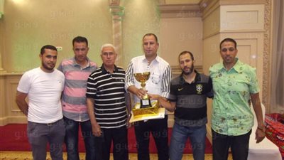 بالصور.. الاتصالات يتوج بكأس منطقة القاهرة مواليد 98
