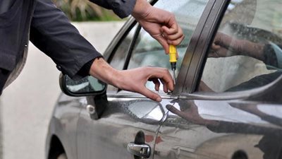 حبس متهم بسرقة السيارات في العياط