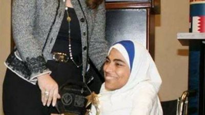 بالصور.. وزير التضامن تكرم بطلة ألعاب القوى لذوى الإعاقة