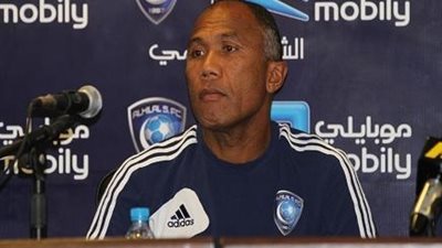 الهلال السعودى يقيل مدربه الفرنسى 