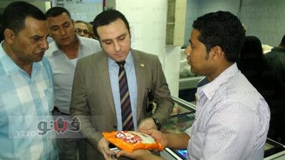 بالصور.. الرقابة الإدارية ببني سويف تفاجئ مجمعات استهلاكية