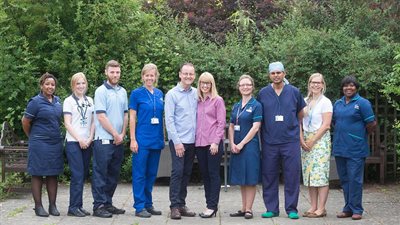 بالصور.. رجل يحارب السرطان بإزالة عشرة أعضاء من جسده