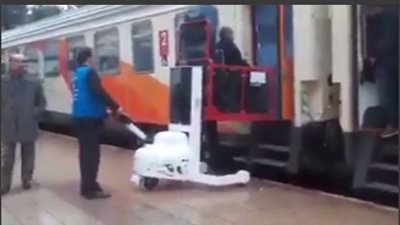 بالفيديو.. ابتكار سيارة لمساعدة كبار السن في التنقل داخل المترو