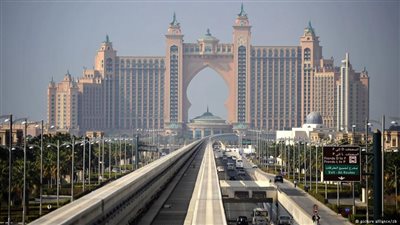 سيارة ذاتية القيادة تبدأ رحلتها التجريبية في شوارع دبي