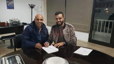 حمدي النقاز يوقع رسميًا للزمالك (صور)