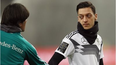 إصابة أوزيل تثير المخاوف في منتخب ألمانيا قبل المونديال