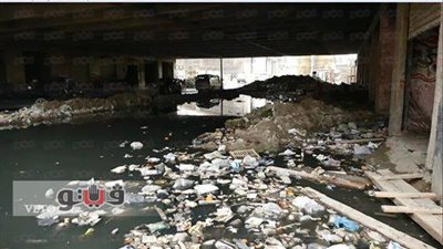 بالصور.. الجيزة تستقبل أعياد الربيع بأطنان القمامة.. منازل الوراق تغرق في مياه الصرف.. المنيب تتحول إلى مقلب نفايات.. والمحافظة: نسعى للارتقاء بمنظومة النظافة