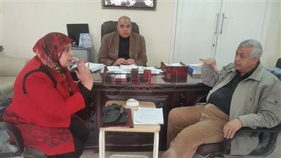 قوى السويس تبحث حل مشكلة العاملين بشركة تراست للصناعات النسيجية (صور)