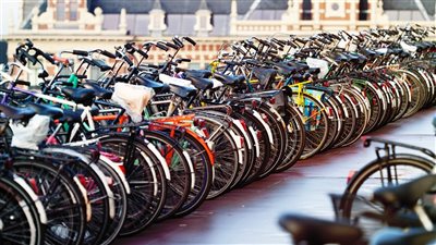 4 دعوات من قبل النشطاء للرد على قرار الحكومة بتعويم الجنيه ورفع الأسعار.. «الانتحار الجماعي» يفجر فيس بوك.. استبدال السيارات بالدراجات.. وسرقة المحال الكبرى ضمن القائمة