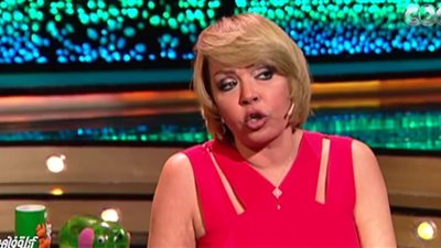 بالفيديو.. «كارو» تسخر من شفايف لوسي: «الباب قفل على بقك»