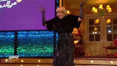 بالفيديو.. لوسي تسخر من فيفي عبده ودينا برقصة على الهواء