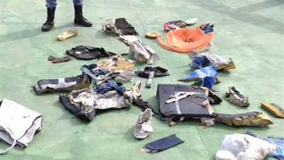 النتائج الأولية لتحقيقات «الطائرة المنكوبة».. تصاعد الدخان في دورة المياه والغرفة الإلكترونية.. تلف الجزء الأمامي بسبب شدة الحرارة.. توقف التسجيل عند 37 ألف قدم.. وجار التحقق من 1200 معلومة