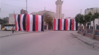 ميادين الإسماعيلية تتزين بأعلام مصر استعدادا لانتخابات الرئاسة (صور)