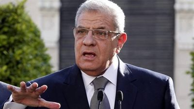 إبراهيم محلب يعود للأضواء: عندنا وظائف بمرتب 5 آلاف جنيه.. الانتهاء من العاصمة الإدارية خلال عام.. ومليار و800 مليون جنيه قيمة أراضي الدولة المستردة