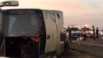 مصرع وإصابة العشرات في انقلاب حافلة معتمرين أردنيين