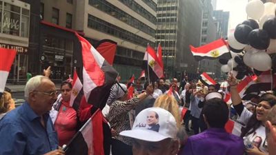 وقفة ترحيب بالسيسي في باريس