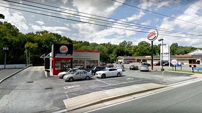 فأر يتسبب في غلق مطعم برجر كينج (فيديو وصور)