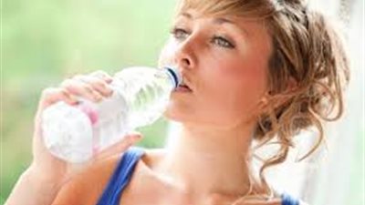 لعروس العيد.. ريجيم الماء سريع وآمن للتخلص من الوزن الزائد