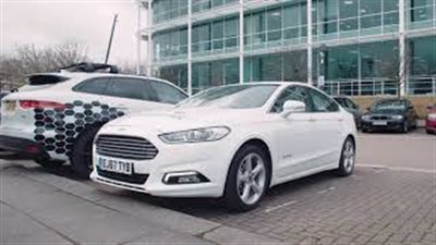 فورد تطلق تقنيات تساعد السائقين على الركن التلقائي (فيديو)