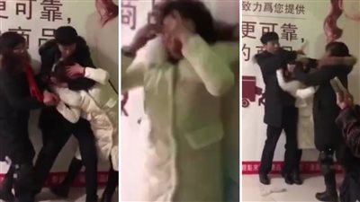 مصارعة بين رجل وزوجته وحماته بعد القبض عليه مع عشيقته (فيديو)