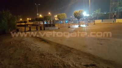 بالصورة.. إغلاق طريق نادي الشرطة بدمياط بعد تفجير قنبلة