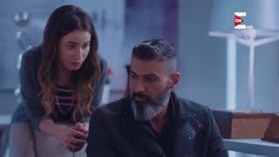 رد فعل ياسر جلال بعد اعتراف سارة الشامي بحبها له في «رحيم» (فيديو)