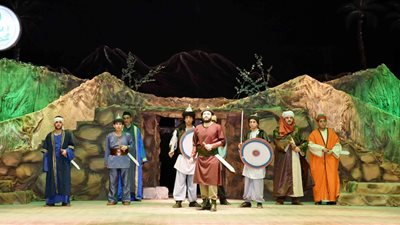 وزيرة الثقافة تشاهد «شباب في عين الرسول» على مسرح البالون (صور)