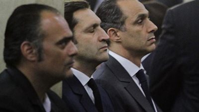 «التلاعب في البورصة» تعيد علاء وجمال مبارك إلى السجن.. جنايات القاهرة تأمر بالقبض عليهما.. فريد الديب يحاول إنقاذ الموقف في 20 دقيقة والمحكمة ترفض طلبه وتؤيد حبسهما