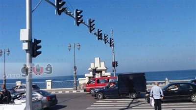 بالصور.. تشغيل إشارة عبور المشاة بستانلي في الإسكندرية